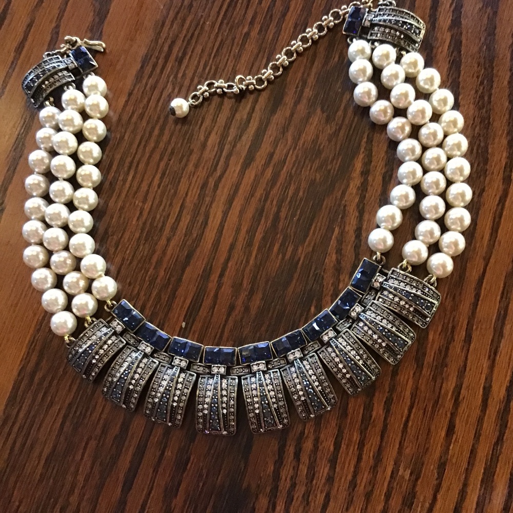 Triple strand white pearl necklace - Picture 2 of 5